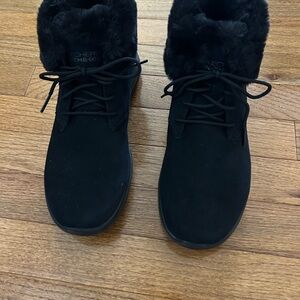 Skechers Genuine Leather Black Lace-Up Ankle Boots with Faux Fur